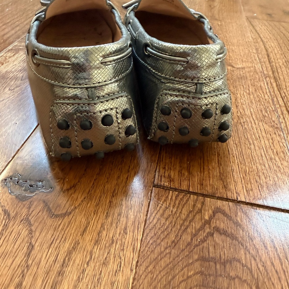 Tods Metallic Loafers with Bow Detail - Picture 4 of 5